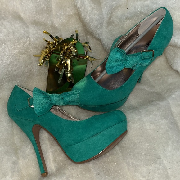 High Heels - Picture 4 of 4